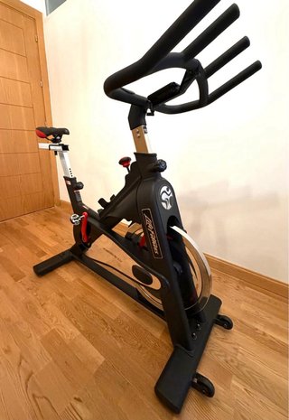 Bicicleta de Spinning Life Fitness IC1