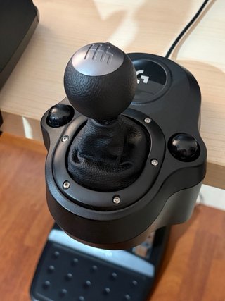 Volante Logitech G29 con pedales y palanca PC/PS5