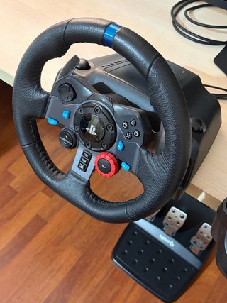 Volante Logitech G29 con pedales y palanca PC/PS5