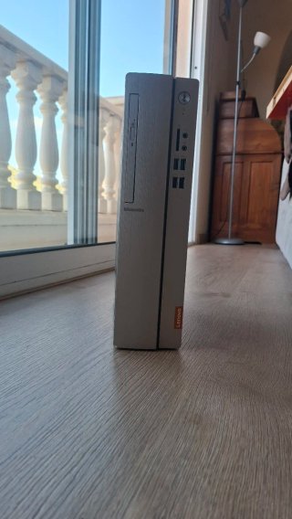 Ordenador de sobremesa Lenovo