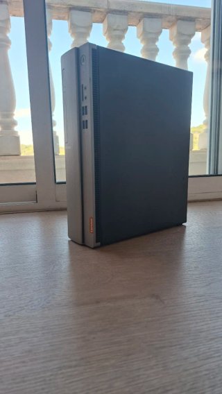 Ordenador de sobremesa Lenovo