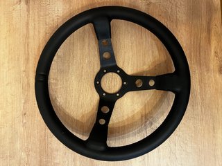 Volante Momo Black Edition