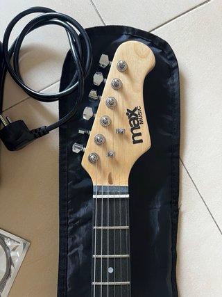 Guitarra Eléctrica MAX GigKit Junior 3/4