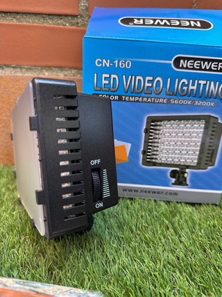 Kit 2 Focos LED Neewer CN-160 + pies de estudio