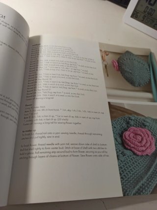 Cute & Easy Crochet Learn to crochet with these...