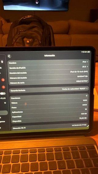 iPad Air 13 M4 128GB + Funda Teclado ESR
