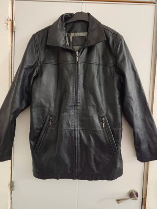 Chaqueta de Piel Negra