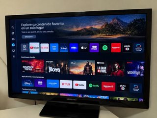Televisión Samsung Negra y Multicolor
