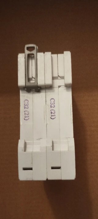 3 Interruptores Magnetotérmicos