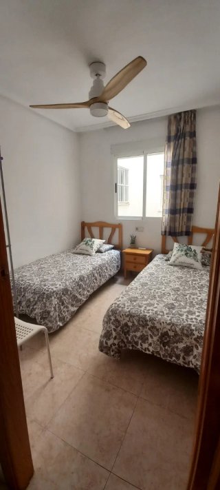 Luminoso piso 2 hab terraza  piscina en Torrevieja