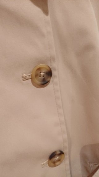 Gabardina con capucha beige