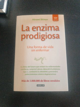 La enzima prodigiosa : una forma de vida sin en...