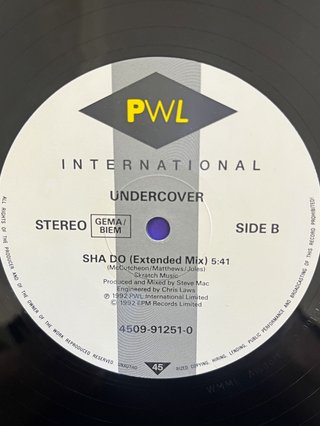 Undercover "Never Let Her Slip Away" vinile dance