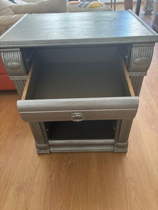 Mueble Auxiliar de Madera Maciza