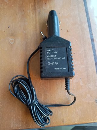 Alimentatore per presa accendisigari
