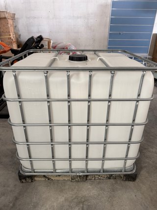 Depósito Agua Plástico 1000L con Jaula