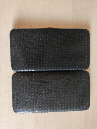 Cartera de fiesta con lentejuelas negras