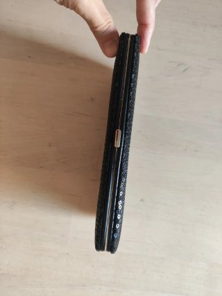 Cartera de fiesta con lentejuelas negras