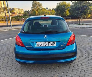 viendo peugeot coche muy bism