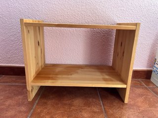 Mesita de noche de madera