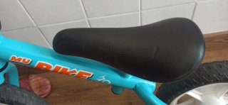 Bicicleta sin pedales azul