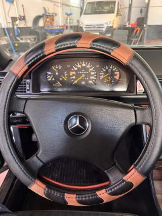 Mercedes-Benz w124 230E