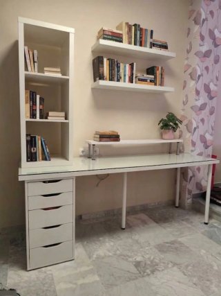 Escritorio y Estanterías Ikea
