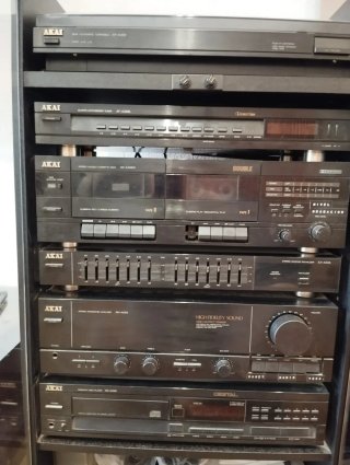 Equipo de música Akai completo