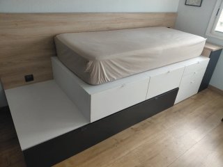 Cama juvenil nido roble, blanco y gris vulcano