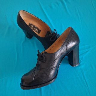 Scarpe stringate in pelle nera n. 37
