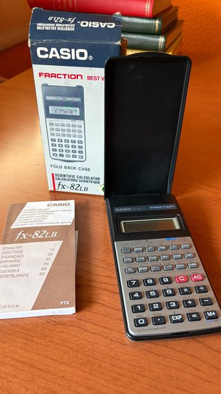 Calculadora Científica Casio fx-82LB