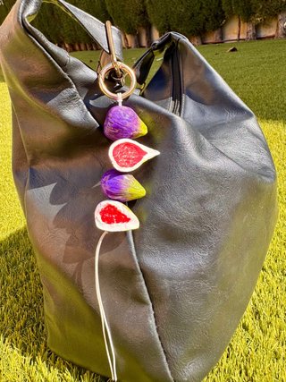 Charm para Bolso con Figuras de Higos