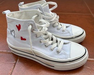 Zapatillas de lona altas con corazones