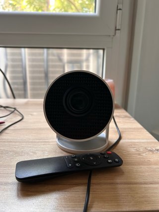 Proyector 4K Negro y Blanco