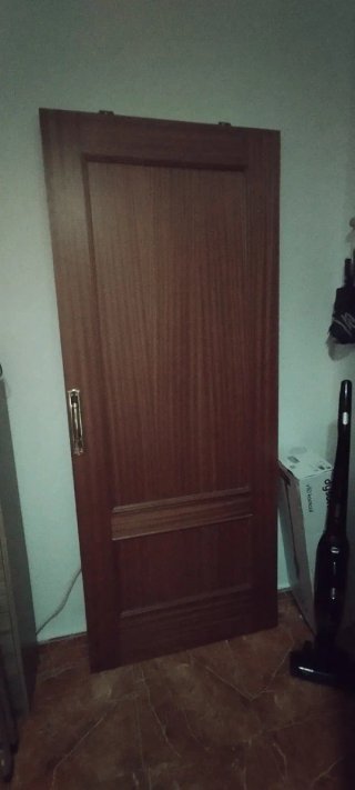 Puerta de Madera con Acabado Clásico 203x83'5x 3