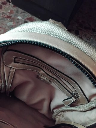 Mini Mochila Dorada