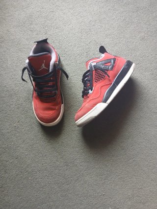 Air Jordan 4 Retro PS Toro Bravo talla 29.5