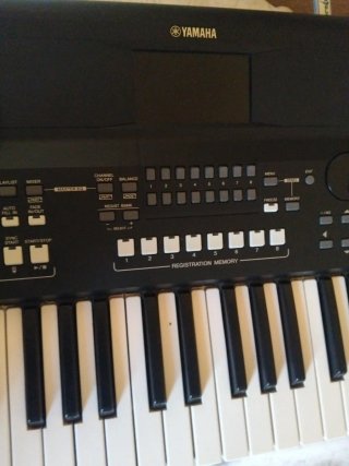 Teclado Yamaha sx600