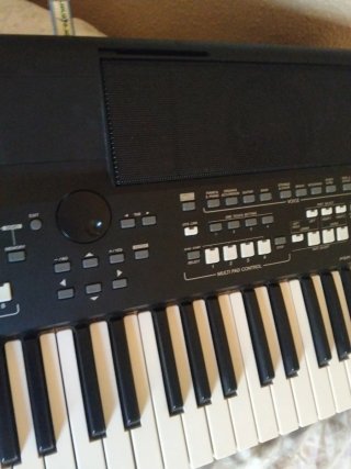Teclado Yamaha sx600