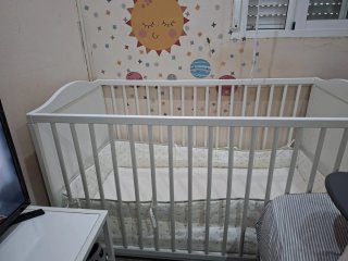 Cuna de madera blanca de ikea