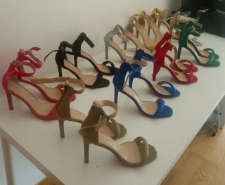 Lote de 9 pares de sandalias de tacón