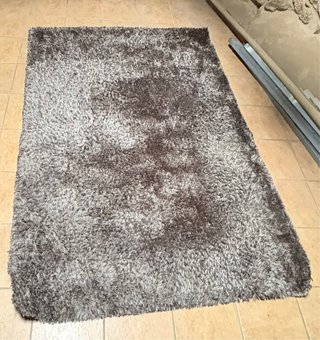 Alfombra de pelo largo gris