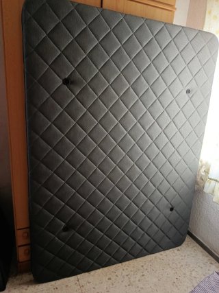 Base tapizada con patas