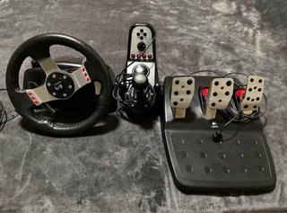Volante Logitech G27 con pedales y cambio pc pley3
