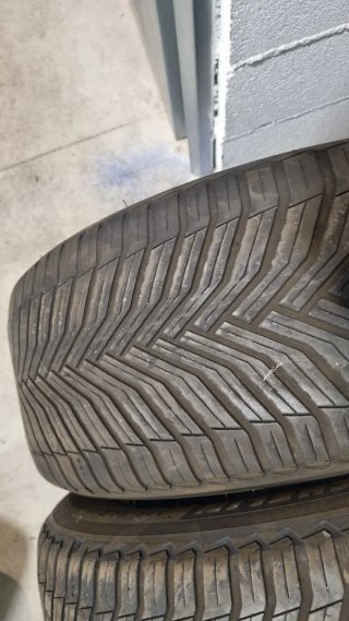 80€ 2 Neumáticos Invierno Michelin 225 55 R17