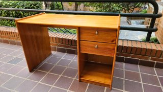 Mesa de escritorio de madera