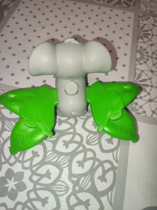 Figura Elefante Adopt Me McDonald's