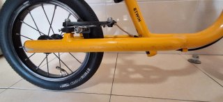 Bicicleta sin pedales Btwin 12 amarilla