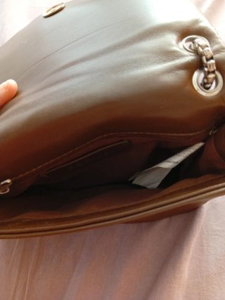 Bolso Marrón con Cadena