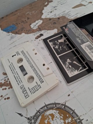 Love and Rockets - Cassette